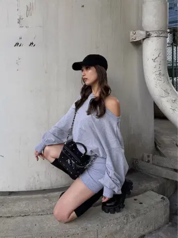 gyda 도킹 오프숄더 맨투맨 원피스