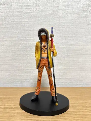 [원피스] 트라팔가 로우 피규어