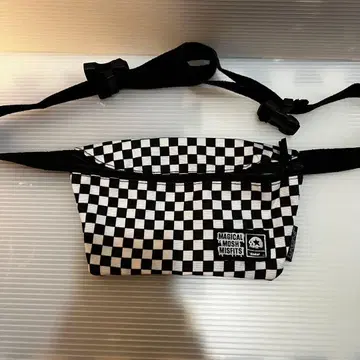 MAGICAL MOSH MISFITS 체커 파우치