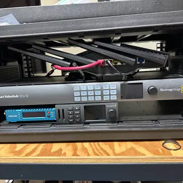 Blackmagic smart videohub 12x12 비디오허브 | 브랜드 중고거래