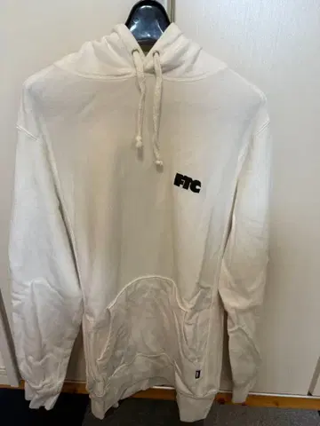 FTC kyne 후드 부착 후드티 화이트