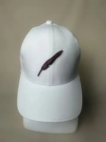 FOURTEEN 포틴 화이트 야구 모자 깃털 자수