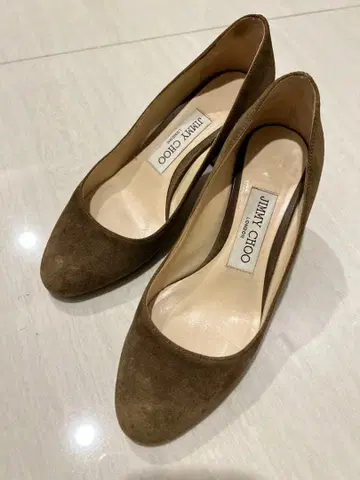 JIMMY CHOO 카키 스웨이드 펌프스 34