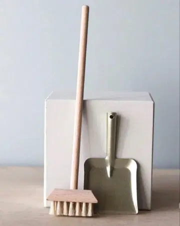 Maileg 메일렉 데크 브러쉬 & 쓰레받기