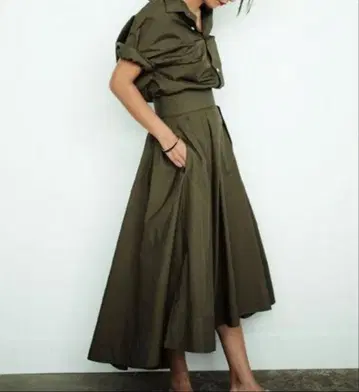 명품 MADISONBLUE 매디슨 블루 턱 볼륨 스커트 카키 01