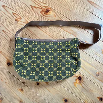 샐리 스콧 크로스백