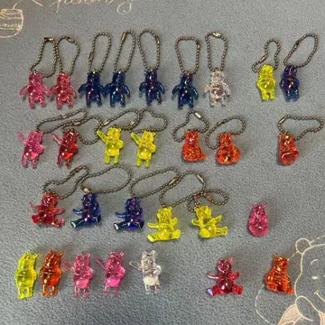 곰돌이 푸 피규어와 키링