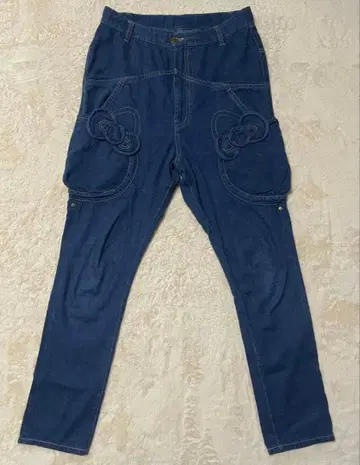 메르시보쿠 헬로키티 콜라보 사루엘