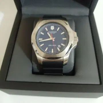 빅토리녹스 스위스 아미 손목시계. 이녹스 네이비 남성용.