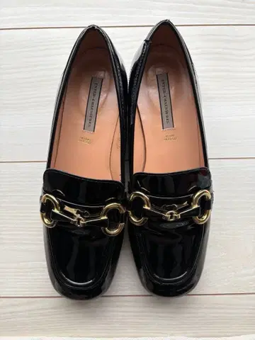 [ 새상품급 ] 인터슈슈 로퍼 블랙 24cm