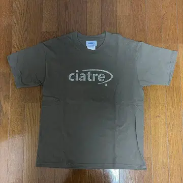 ciatre 극장 T 셔츠 올리브 갸루T