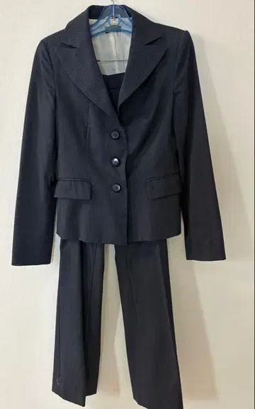 베네통 네이비 스트라이프 수트 셋업