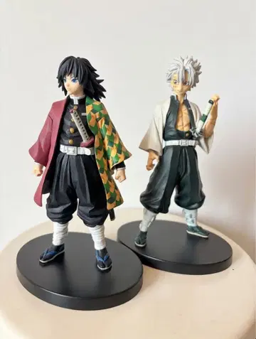 토미오카 기유 시나즈가와 사네미 피규어 세트