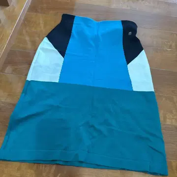 Benetton 컬러 블록 타이트 스커트