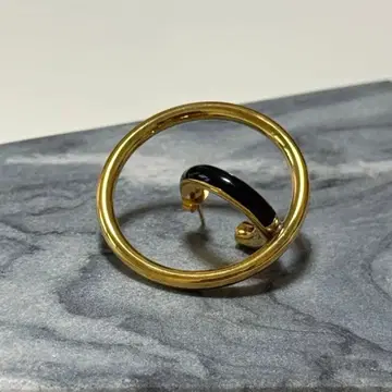 charlotte CHESNAIS 귀걸이