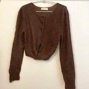 AMOMENTO 브라운 크롭 가디건