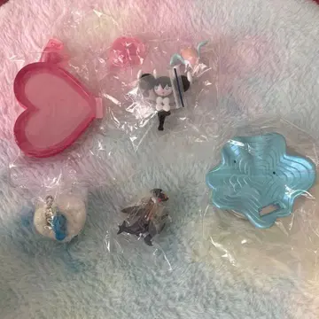 포켓몬 가챠 칠색조 한카리아스 피규어 고치미브리무