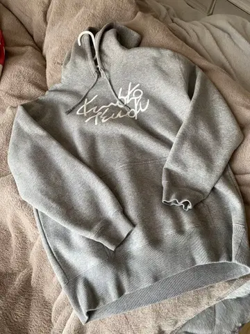 키노코 제국 사토 치아키 그레이 후드티