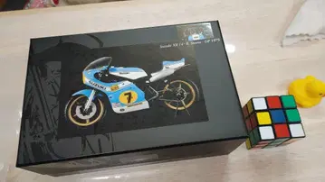 Minichamps SUZUKI.XR14.B.Sheene.GP1975