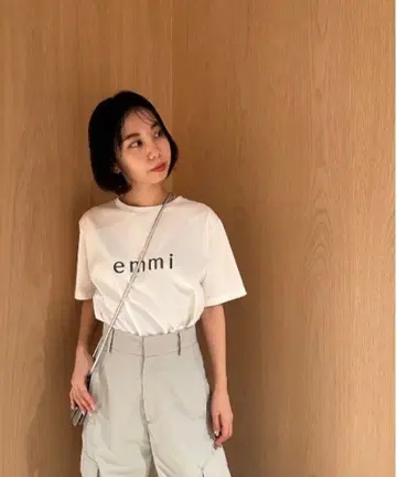 emmi 로고 백산 티셔츠