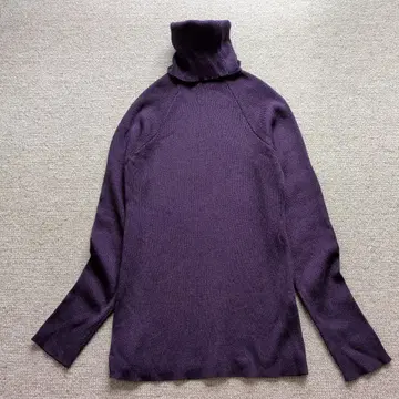 4298 시즈카코무로 캐시미어 x 실크 터틀넥 스웨터 40