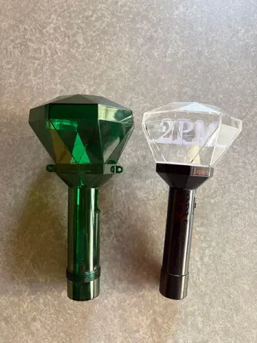 2PM 공식 응원봉 & 택연 멤버 컬러 응원봉