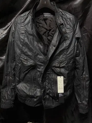 율리우스 julius 2022FW 지퍼 타이트 블루종