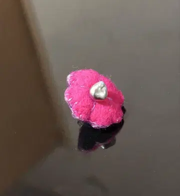 Oviri 천연 검은 나비 양귀비 진주 x 펠트 리버서블 부토니에르