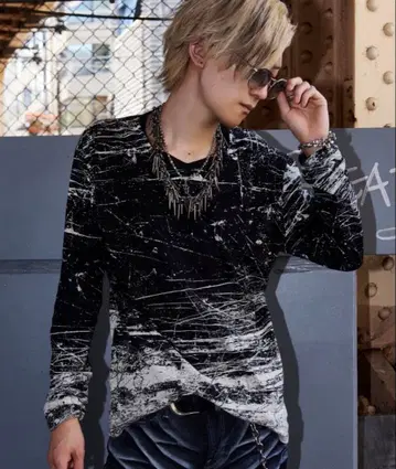 FUGA/푸가 전면 프린트 롱 슬리브 티셔츠