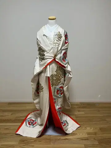 이로 우치카케 꽃무늬 자수 결혼식용
