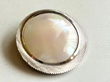 골동품 실버 컬러 프레임 x 쉘 vintage 펜던트 탑 브로치