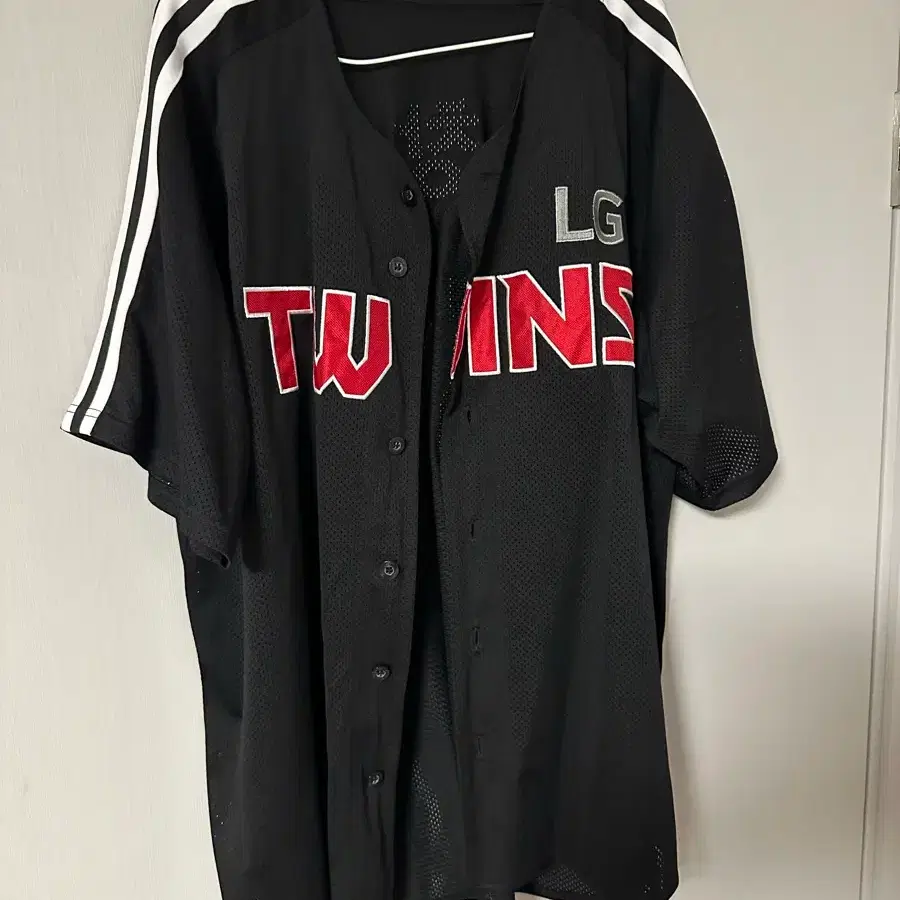 LG Twins Authentic Hong Chang-ki Signature Uniform, Size 100 on
