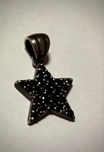 Justin Davis 별 모양 펜던트 VIVASUPER STAR