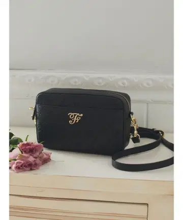 Maison de FLEUR 모노그램 컴팩트 숄더백 블랙