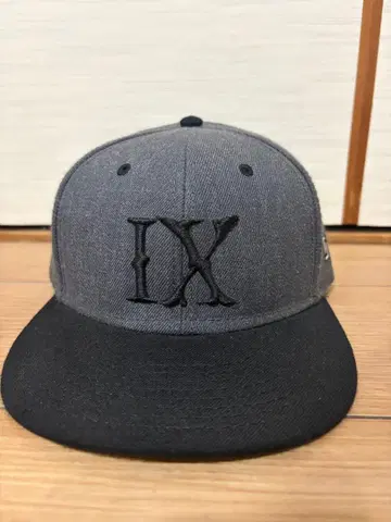 9SARI IX 로고 스냅백 캡