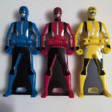 특명전대 고버스터즈 피규어 3체 파랑 빨간색 노랑