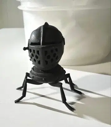 Weaponica 놋쇠 투구벌레