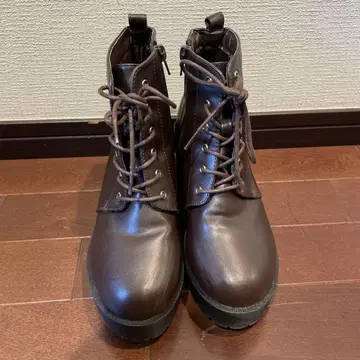 Lovetoxic 브라운 레이스업 부츠 사이즈 L