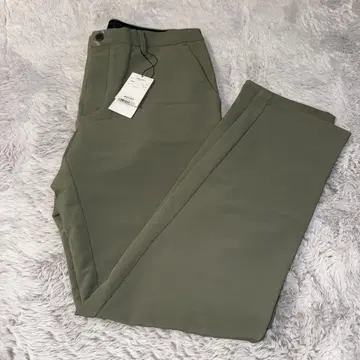 데상트 골프 두꺼운 원단 팬츠 미사용 새상품