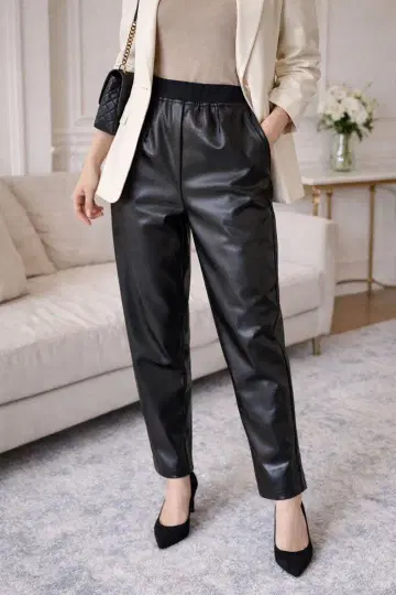 새상품급 [ H beauty&youth ] 인조 가죽 커브 팬츠 블랙