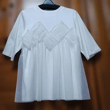 PINORE [미사용 새상품] 가슴 부분 레이스 화이트 티셔츠 38