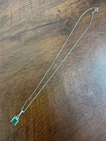새상품급 스퀘어 스톤 목걸이 그린 에메랄드 컬러 키헤이 체인