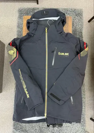 초레어 새상품 미사용 SUNLINE 올웨더 수트 L 사이즈