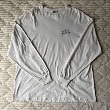 BOTT X APPLE BUTTER STORE 콜라보 롱T