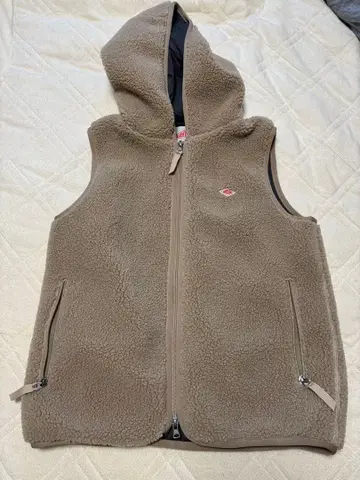 단톤 후드 부착 보아 플리스 베스트 베이지 S 사이즈