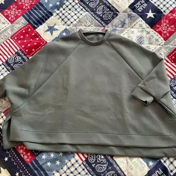 COGTHEBIG SMOKE 페인트 데이지 탑