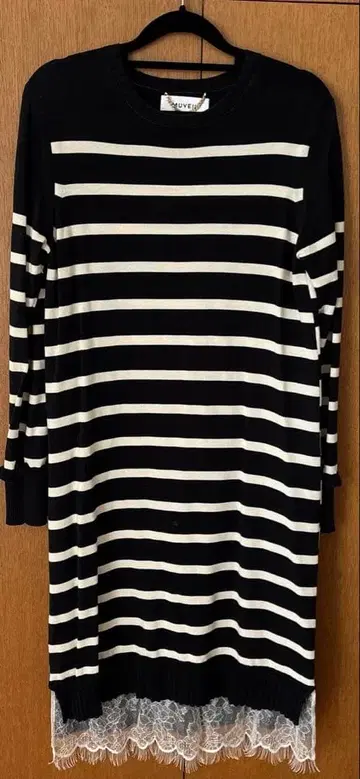 뮤베르의 스트라이프 디자인 긴팔 원피스