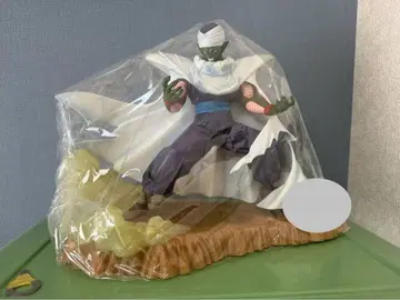 드래곤볼 피콜로 피규어