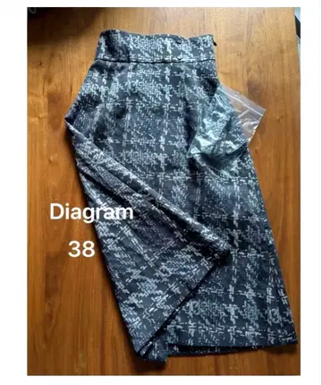 [ Diagram ] 38size 리본 포함 하이웨스트 실버 패턴 스커트