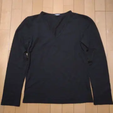 TORNADO MART V넥 티셔츠